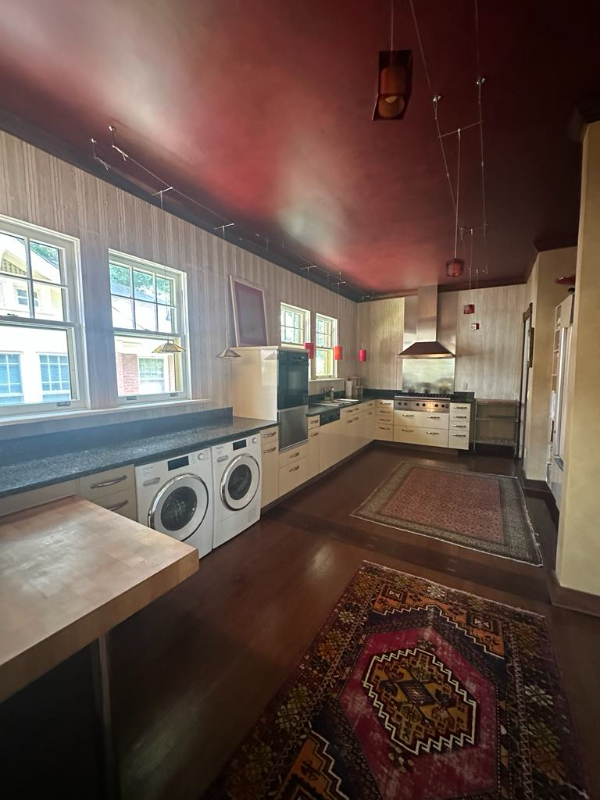 571 Page Avenue Northeast - Photo 7 of 17