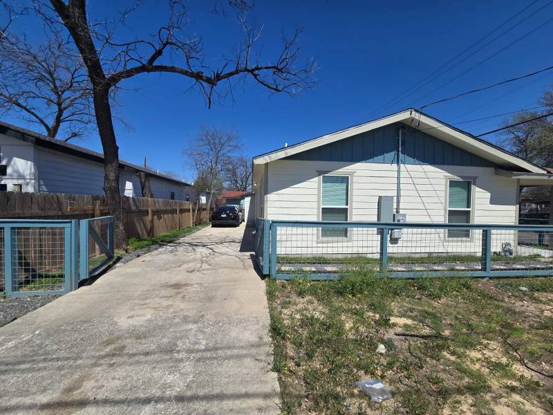 629 South Gevers Street - Photo 2 of 11