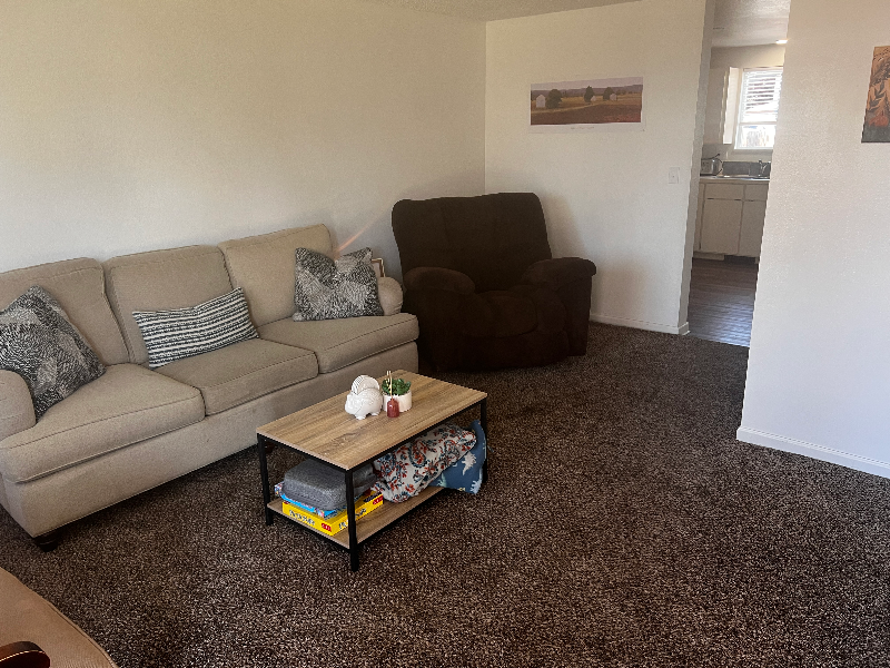 1040 Bonnie Brae St #A - Photo 4 of 18