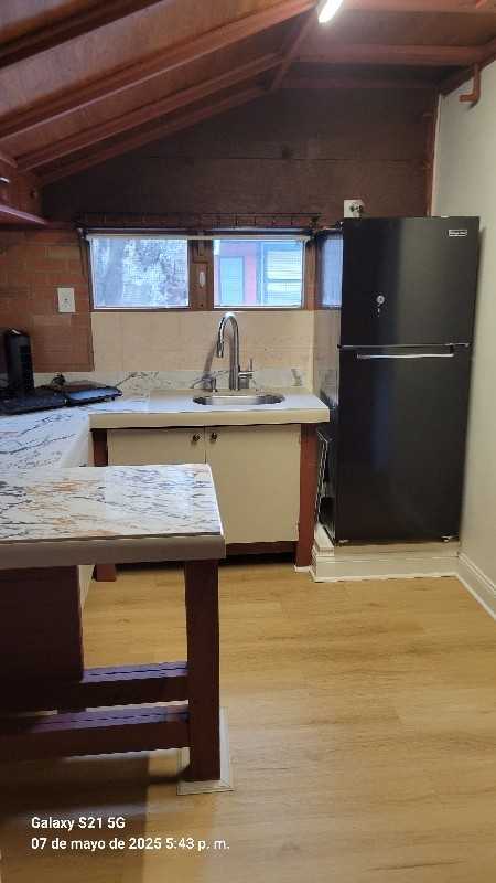 1216 E Anderson St - Photo 3 of 10
