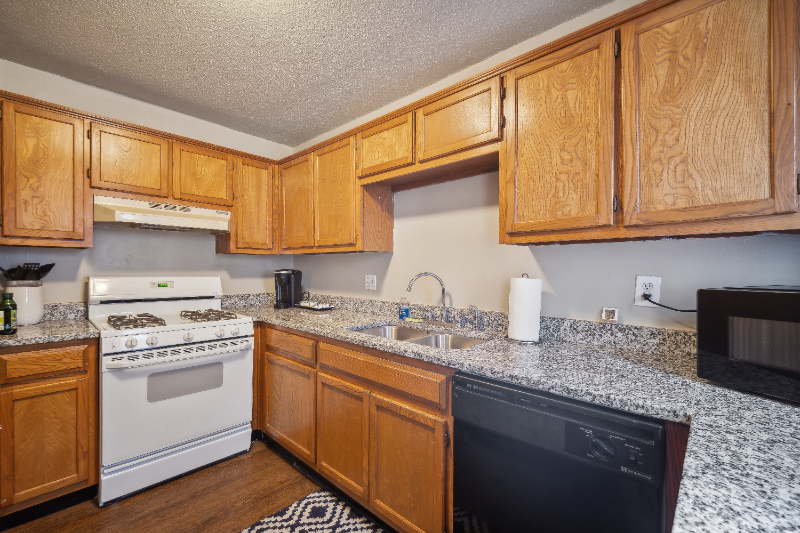 1430 N 38th West Ave - Photo 4 of 17