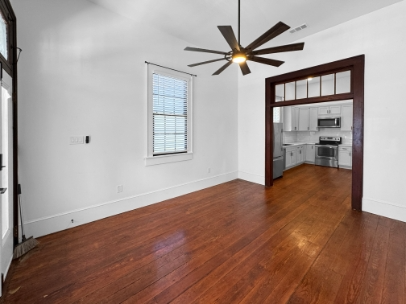330 Seguin St - Photo 3 of 8