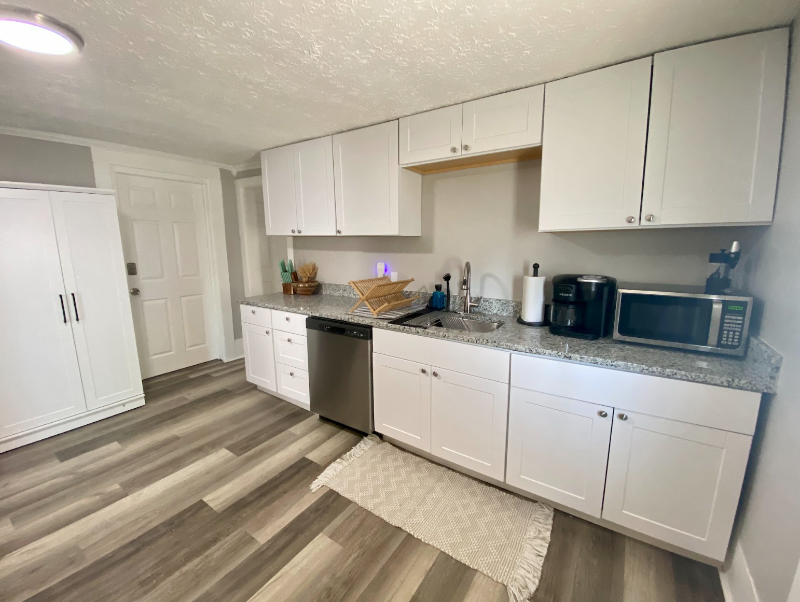 1003 W Harrison Ave #4 - Photo 3 of 15