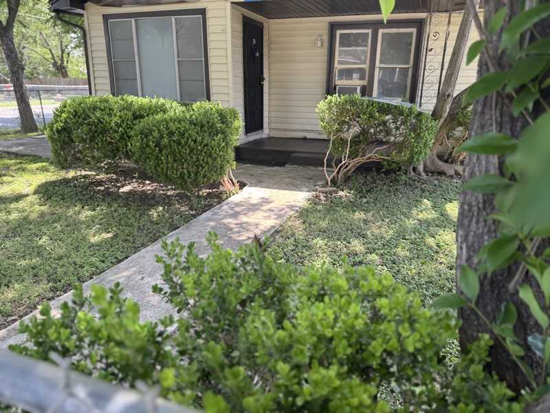 602 S San Ignacio Ave - Photo 2 of 13