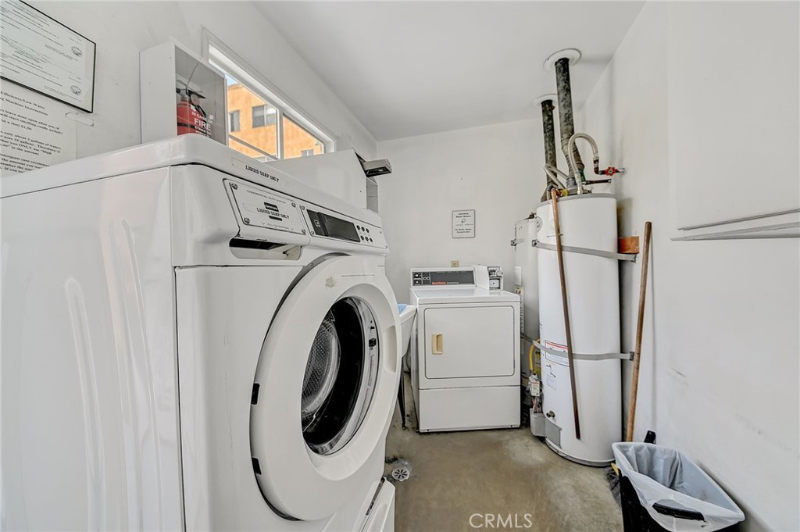 330 Chestnut Ave #11 - Photo 7 of 12