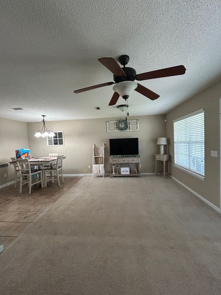127 Winterberry Way - Photo 3 of 21