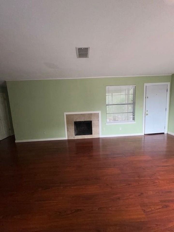 4250 Calallen Dr #3 - Photo 5 of 24