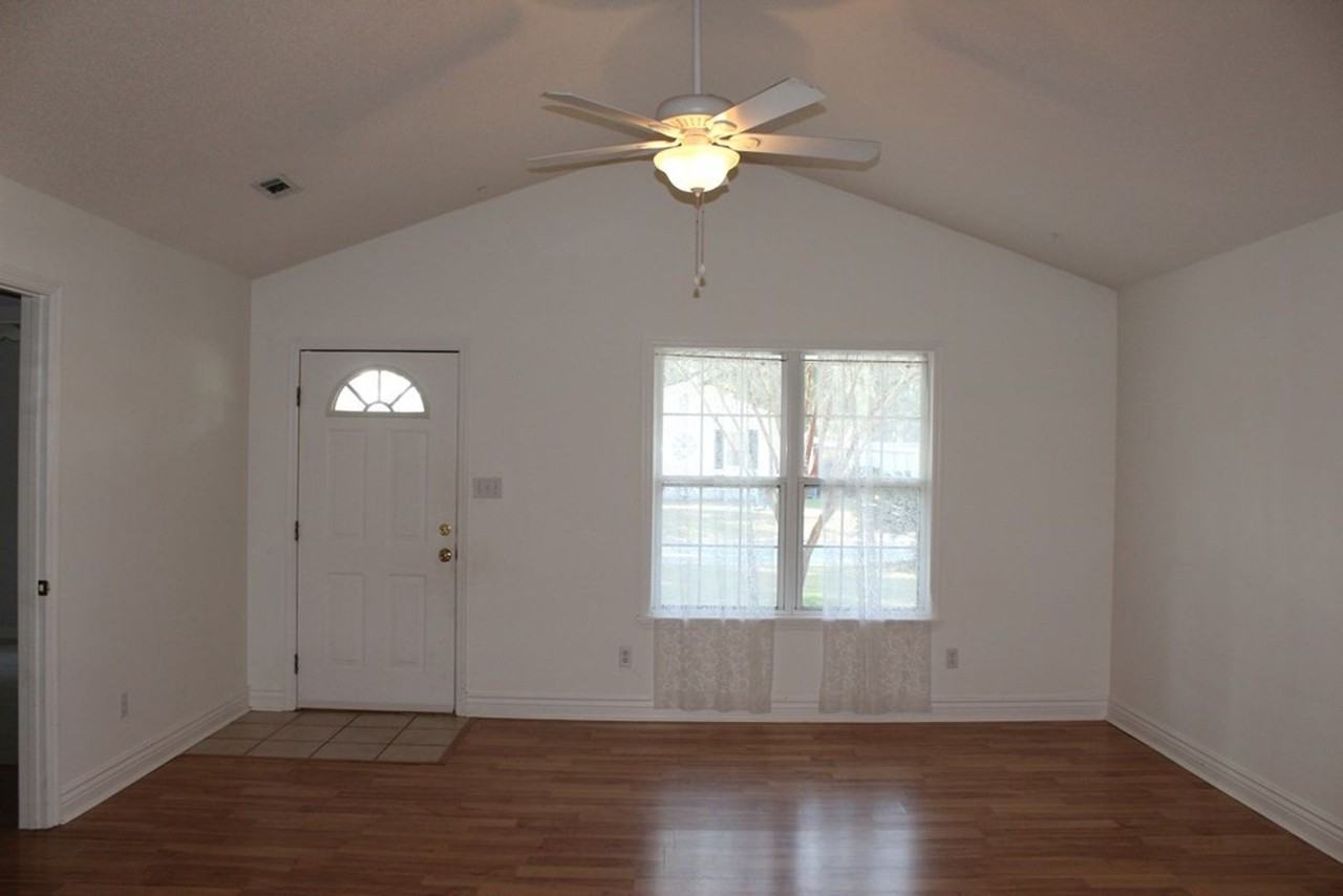 5139 Granada St - Photo 2 of 18