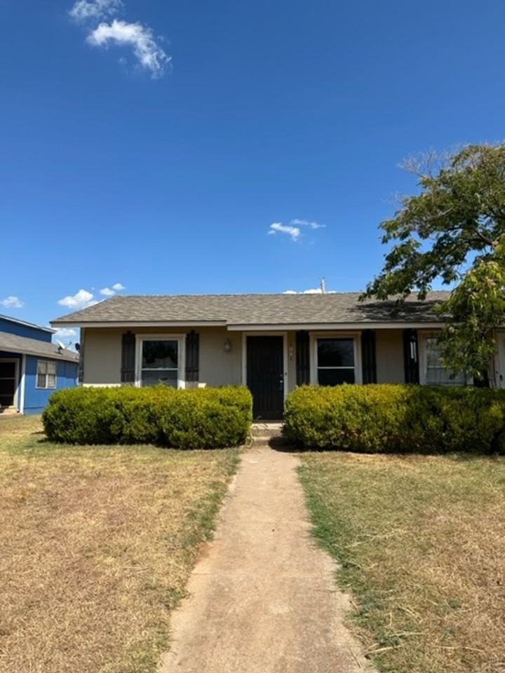 1041 Presidio Dr - Photo 2 of 11