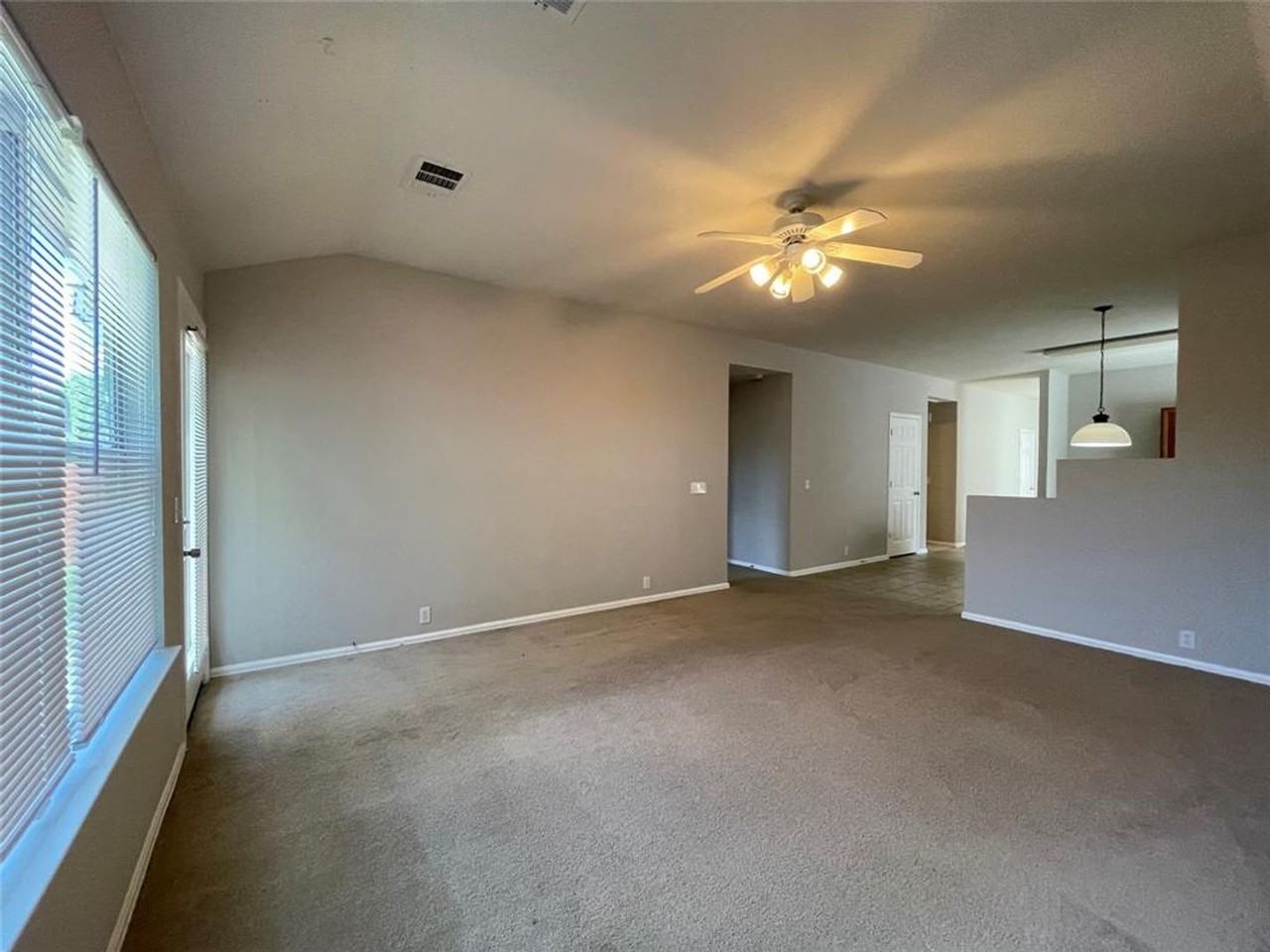 208 Spruce Dr - Photo 6 of 26