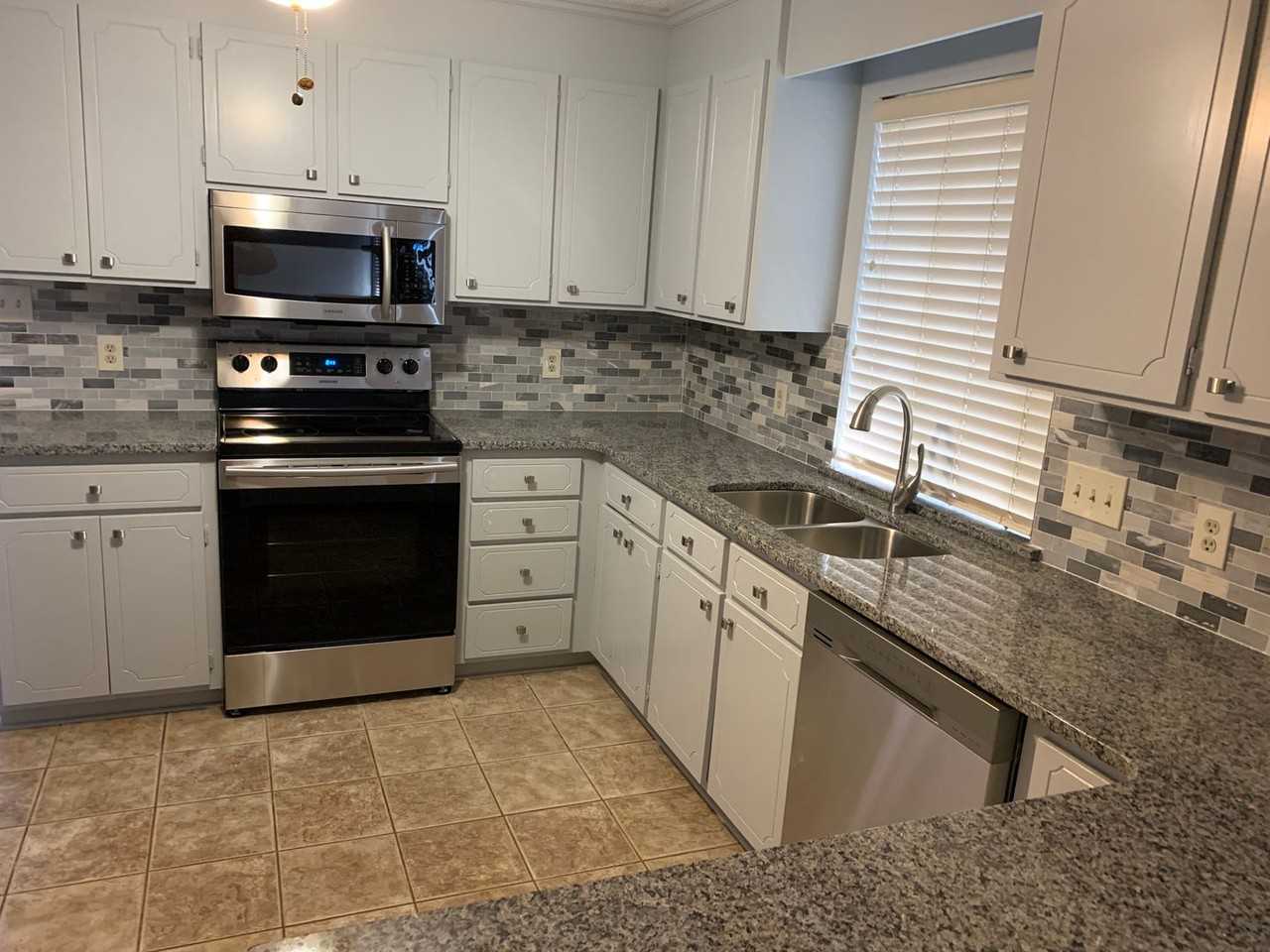 8718 Golf Ridge Dr - Photo 2 of 21