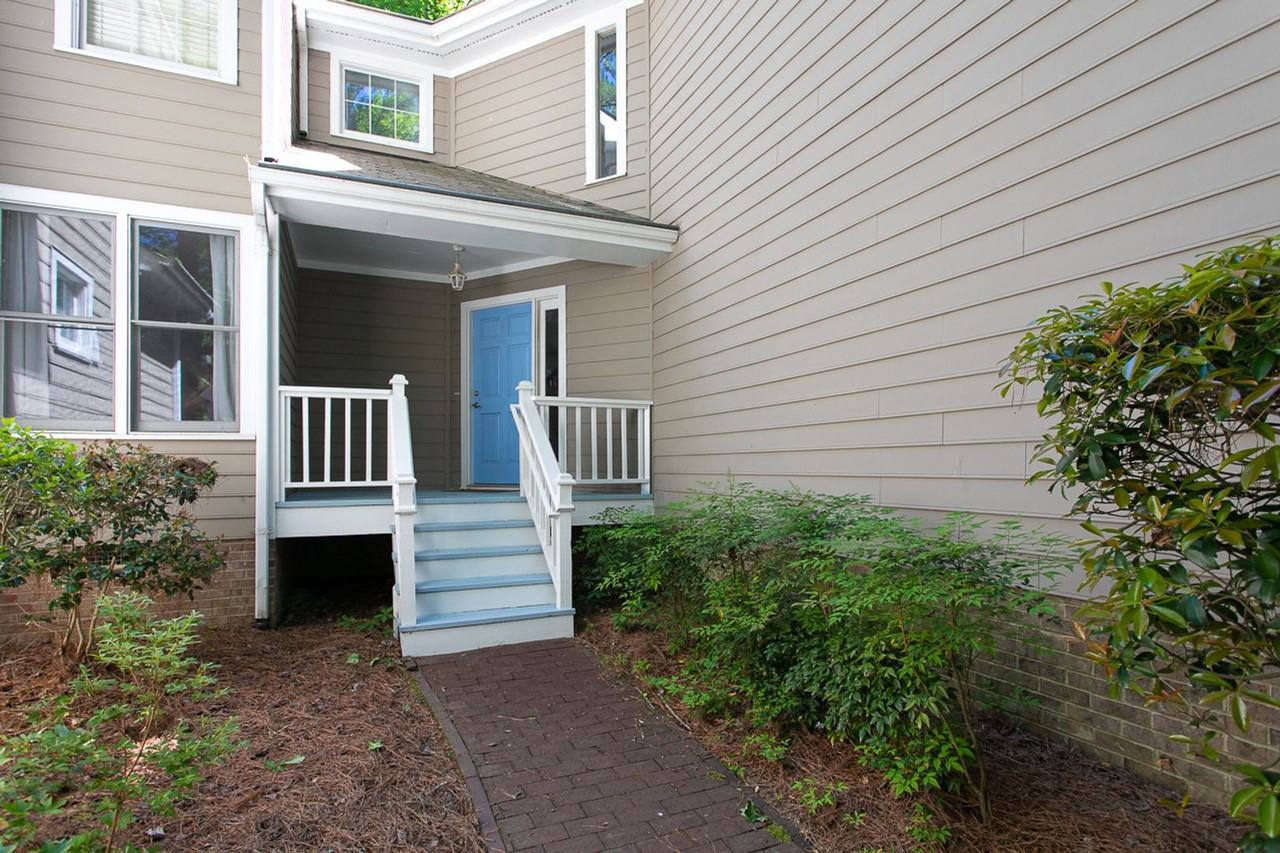107 Channing Ln - Photo 2 of 20