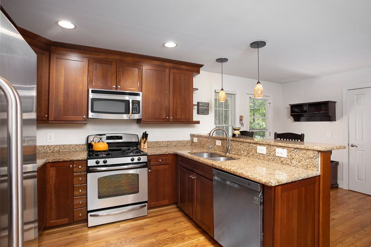 107 Channing Ln - Photo 5 of 20