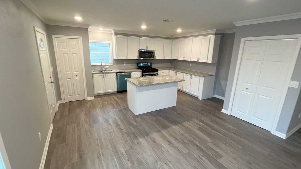 4620 Nichols St - Photo 3 of 21