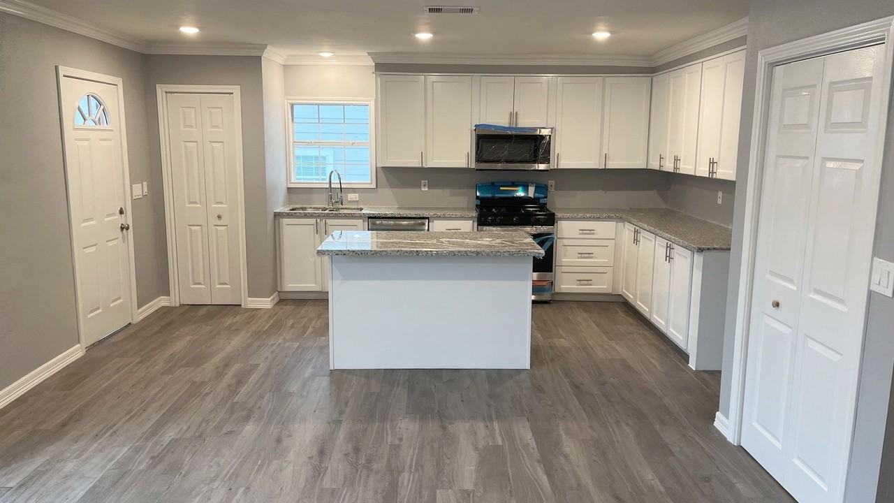 4620 Nichols St - Photo 7 of 21