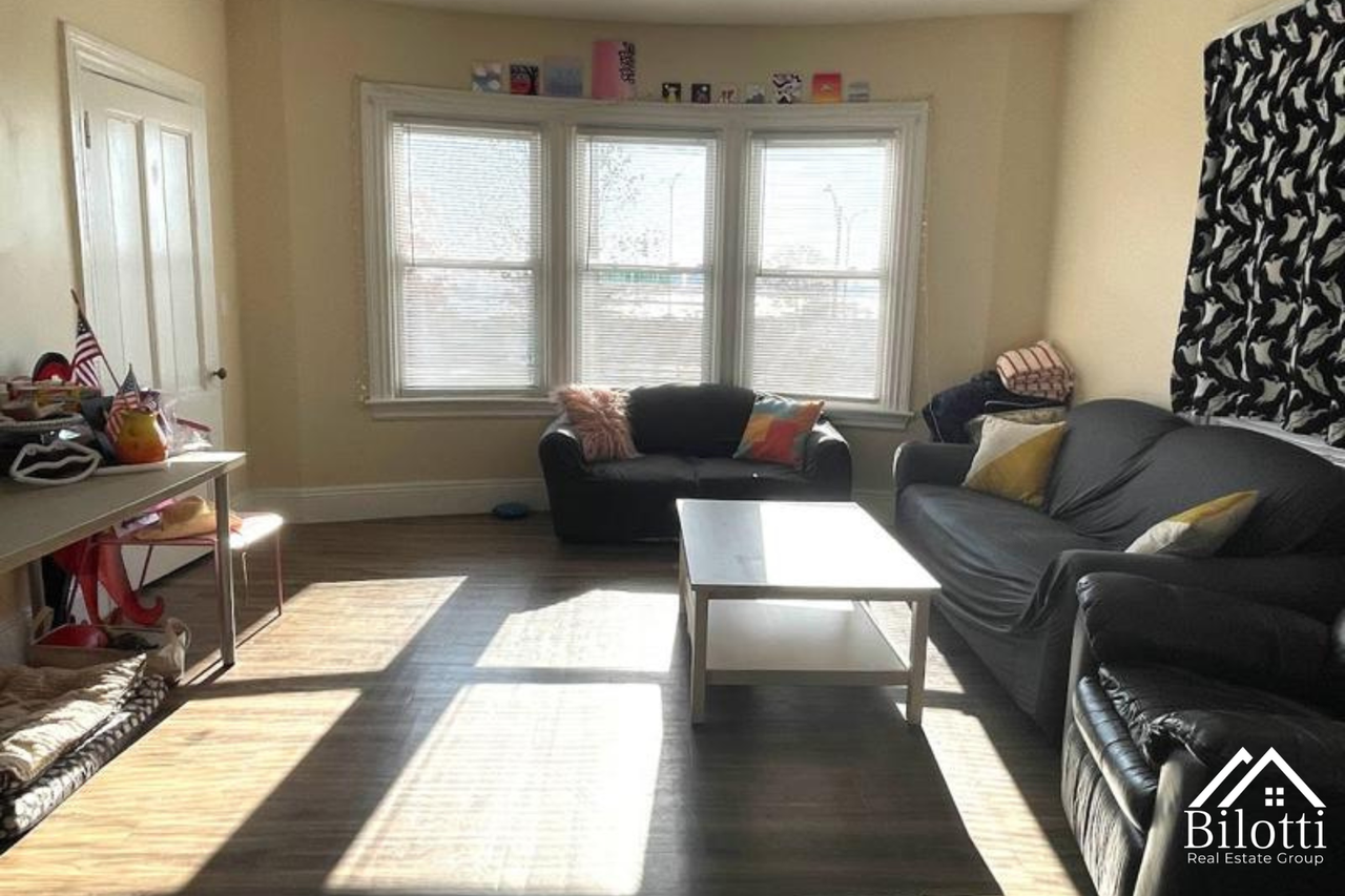 142-144 George M Cohan Blvd - Photo 3 of 11