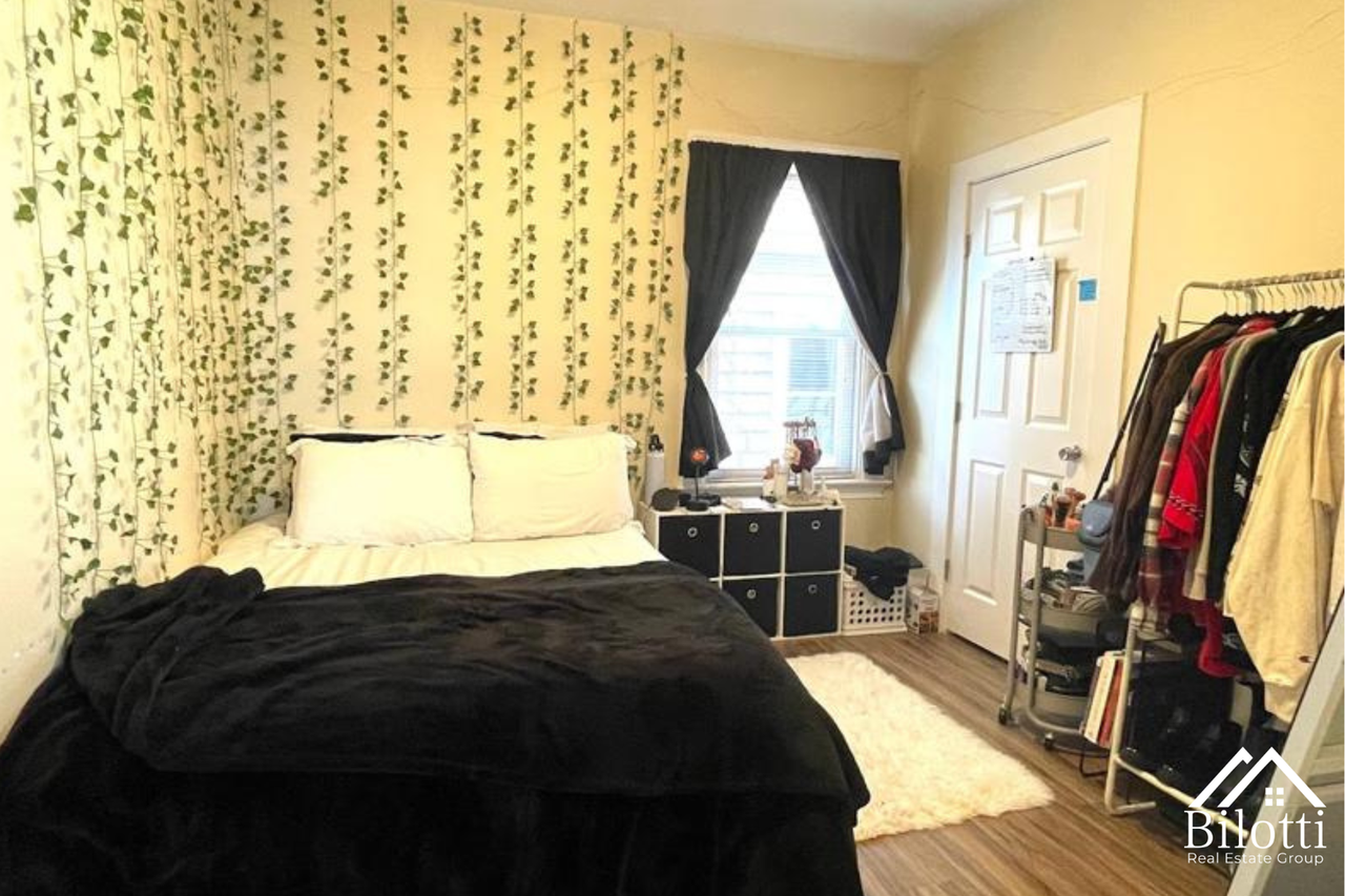 142-144 George M Cohan Blvd - Photo 5 of 11