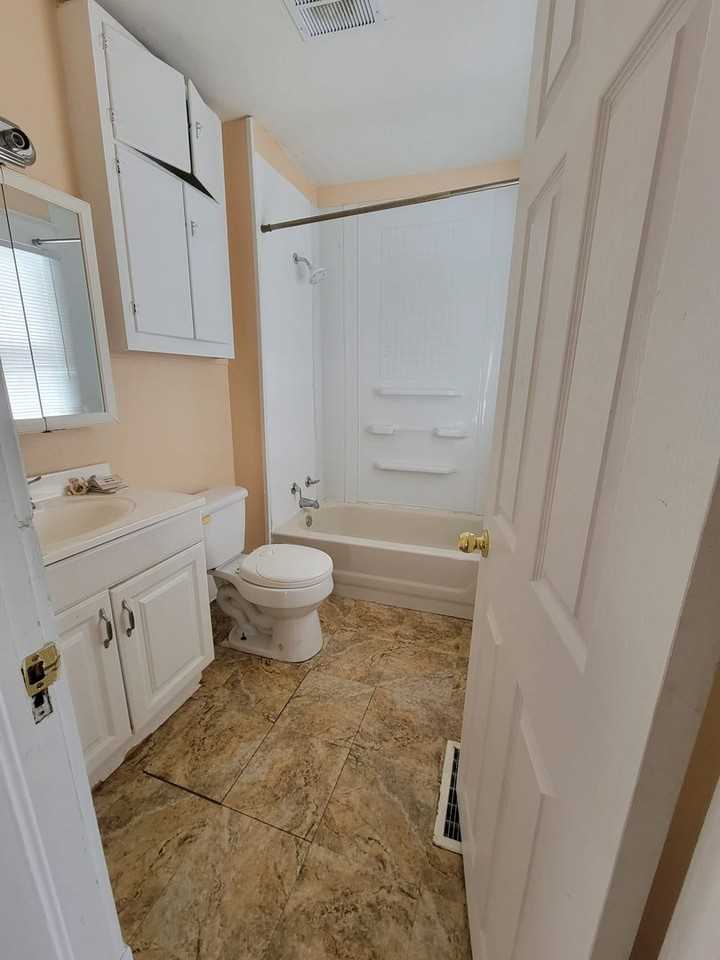 542 Haller St - Photo 3 of 10