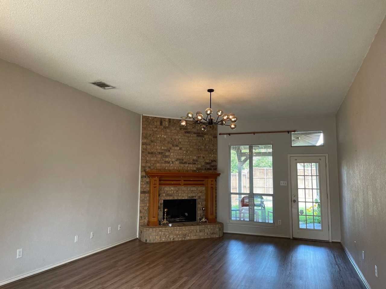 1304 Rosewood Ln - Photo 7 of 14