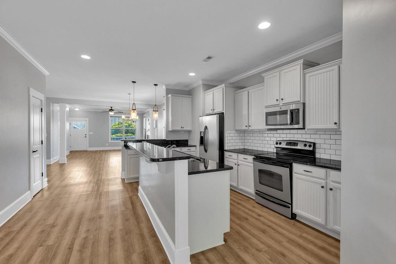 204 W Azalea Dr - Photo 7 of 21