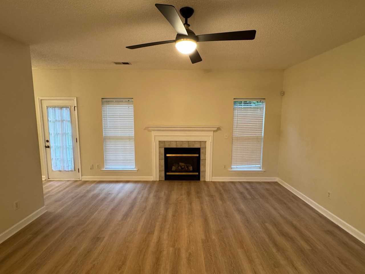 1958 Wilrose Pl - Photo 3 of 18