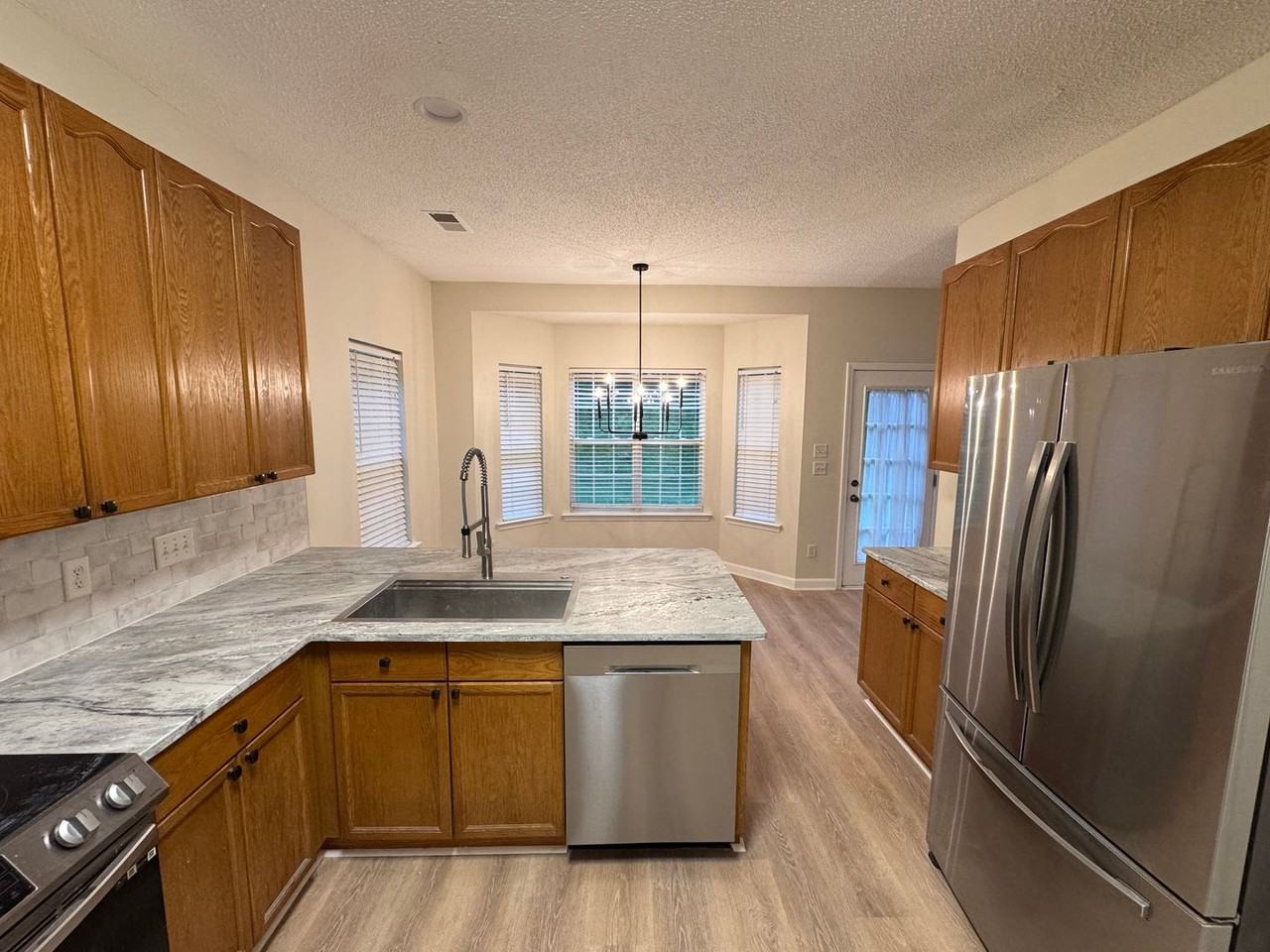 1958 Wilrose Pl - Photo 5 of 18