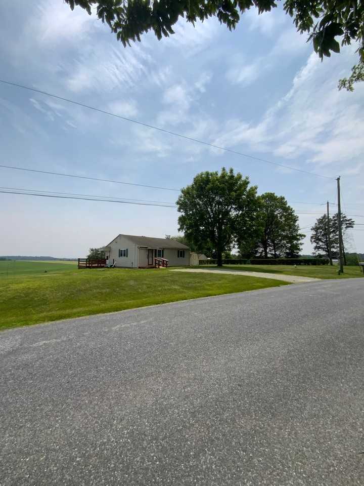 21 Roberts Rd - Photo 2 of 16