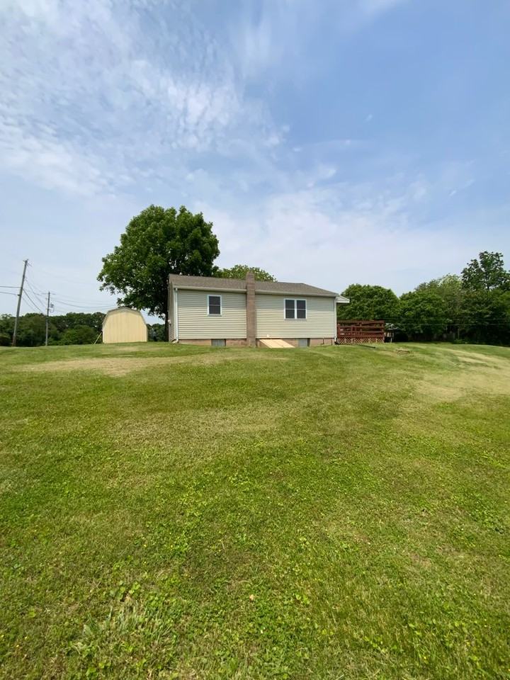 21 Roberts Rd - Photo 4 of 16