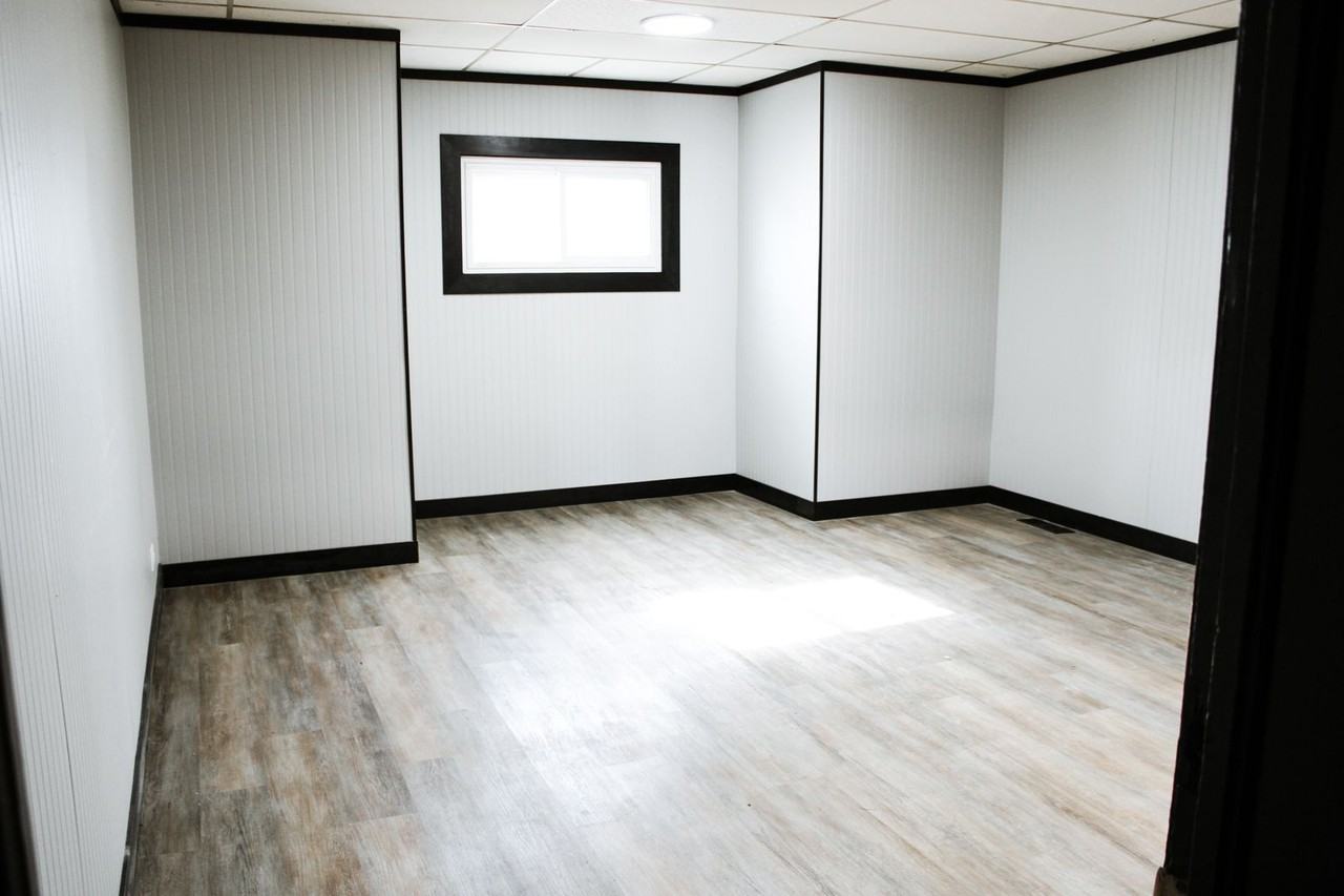 220 N 4th St - Photo 3 of 5