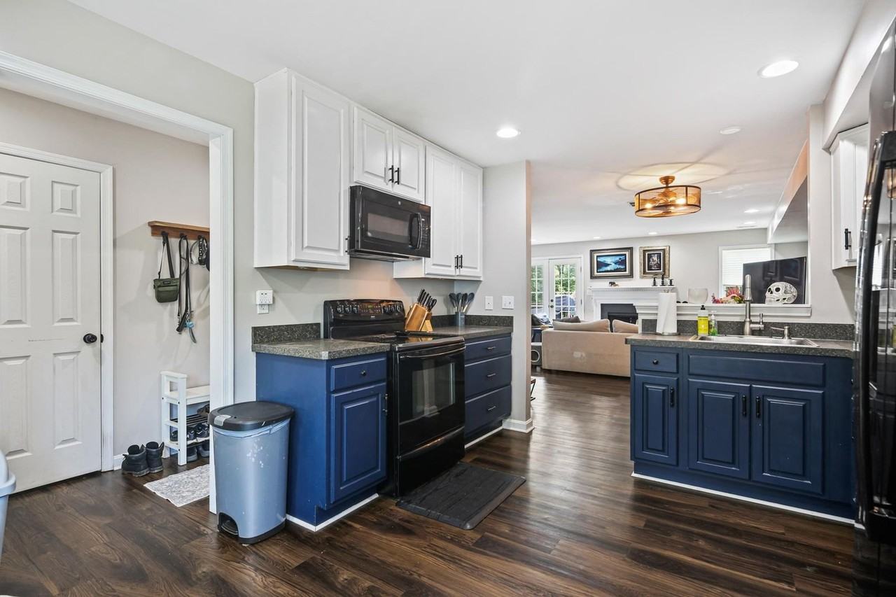 1531 Marlborough Ct - Photo 4 of 35