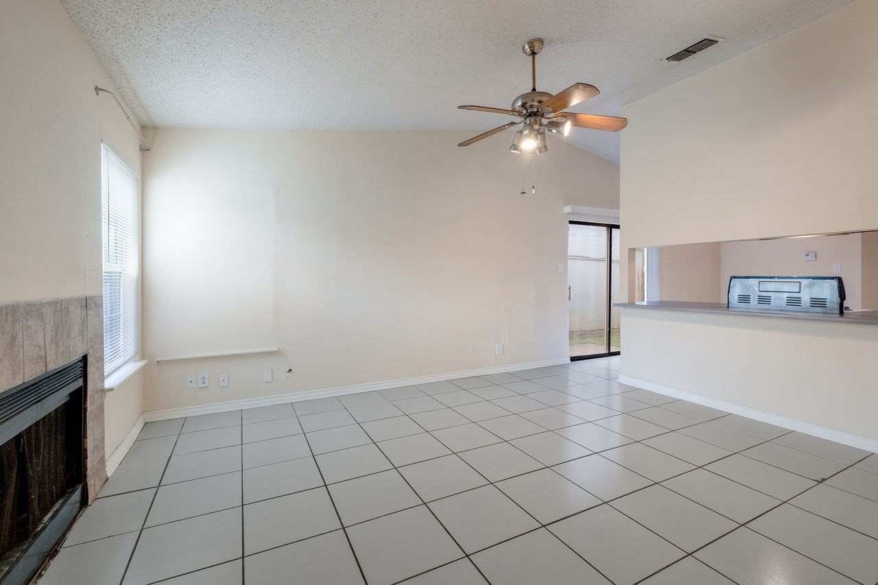 2851 Coral Field Dr - Photo 2 of 18