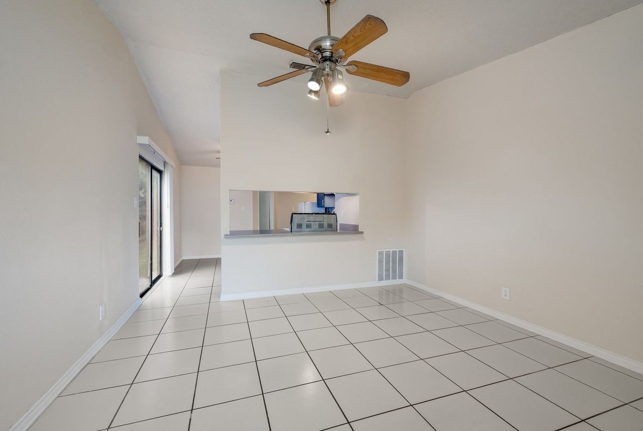 2851 Coral Field Dr - Photo 3 of 18