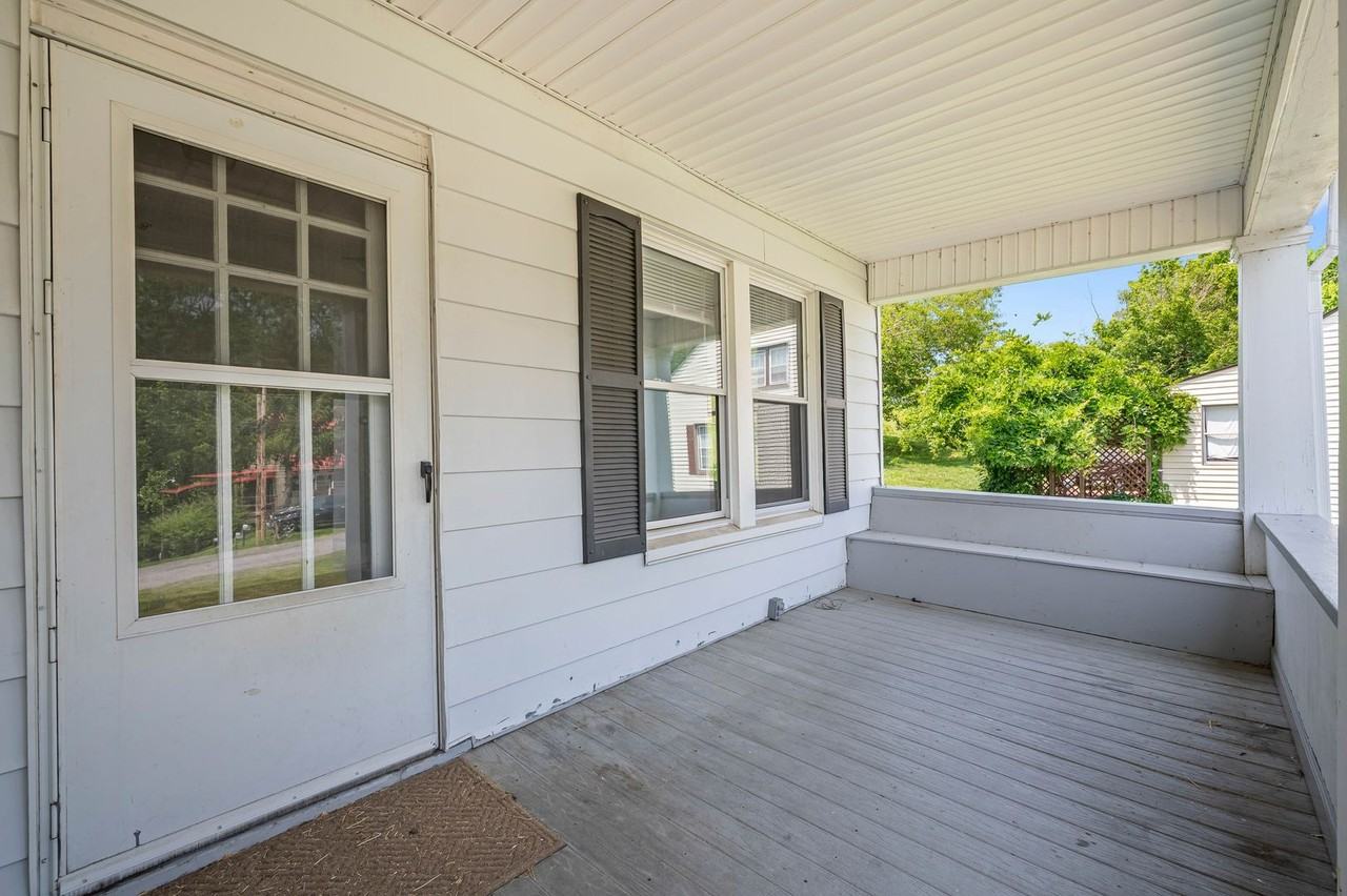 111 North St - Photo 6 of 39