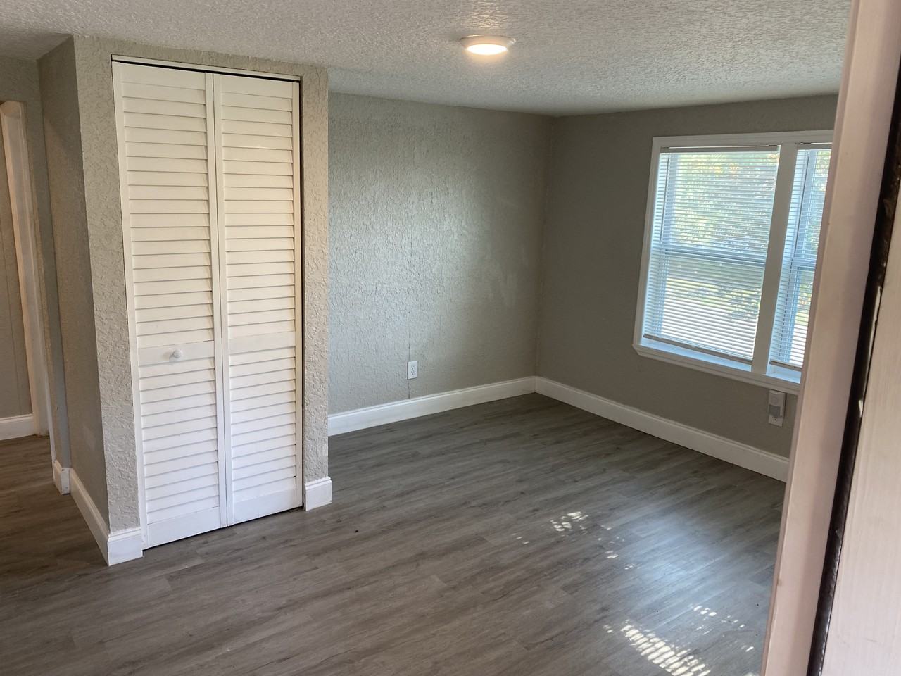 1928 E 25th St #NA - Photo 2 of 9