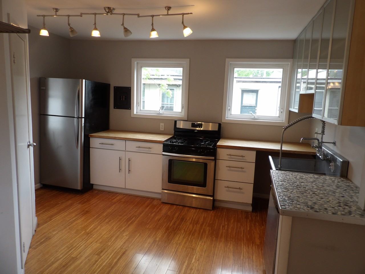 740 Elmwood Ave #2ndFLSOUTH - Photo 2 of 35