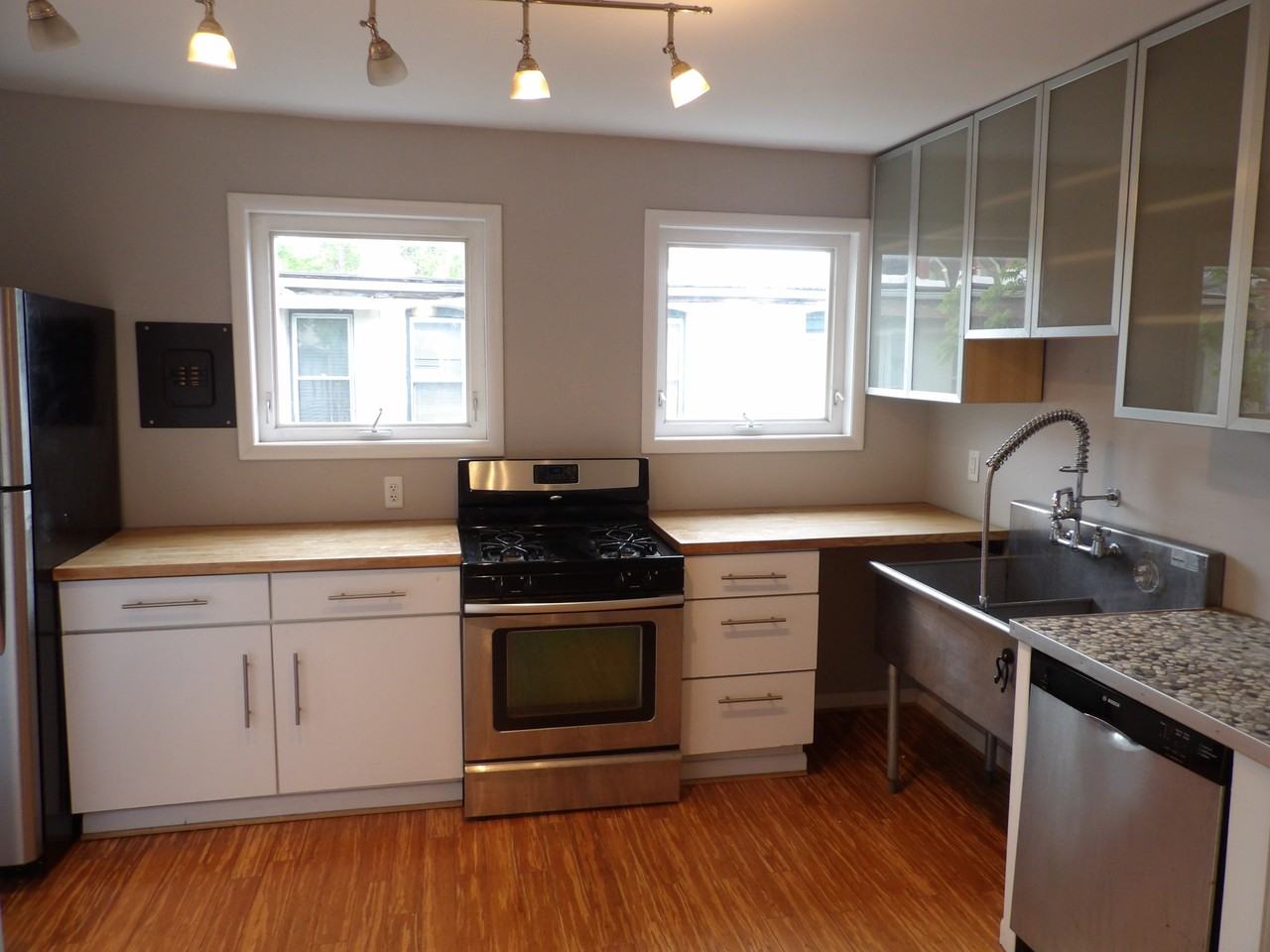 740 Elmwood Ave #2ndFLSOUTH - Photo 3 of 35