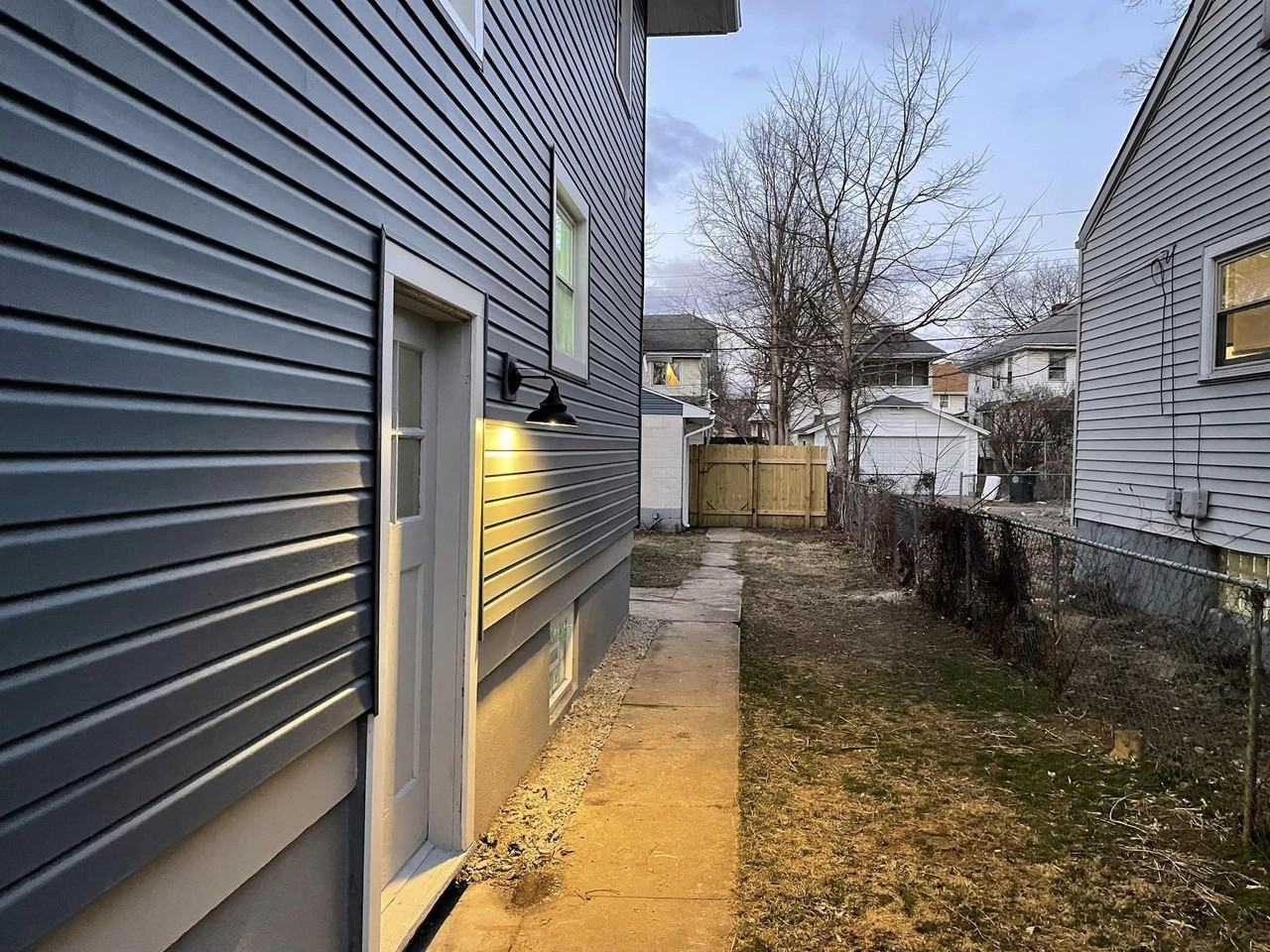 317 Kenwood Ave #NA - Photo 3 of 30