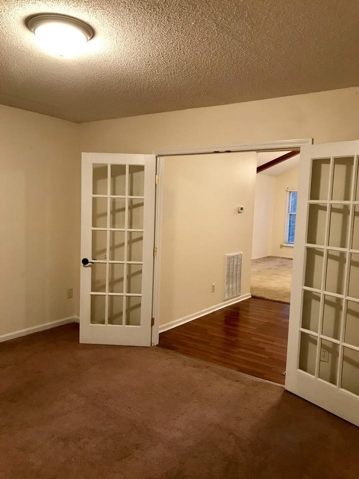 4448 Huntington Dr #NA - Photo 4 of 12