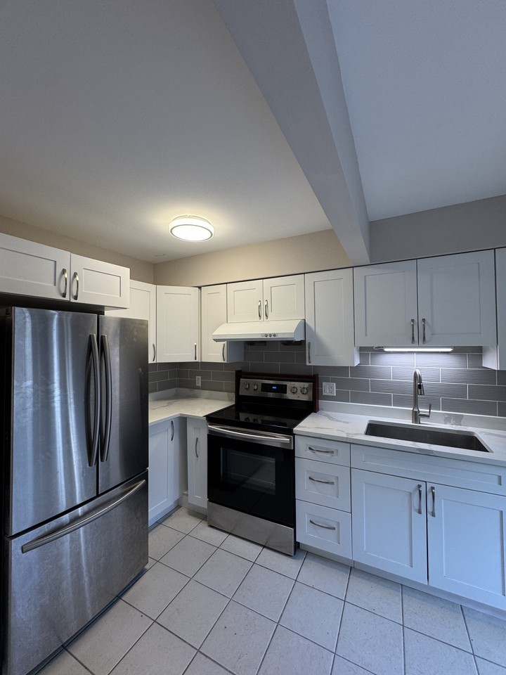 961 Pelton Avenue - Photo 2 of 14