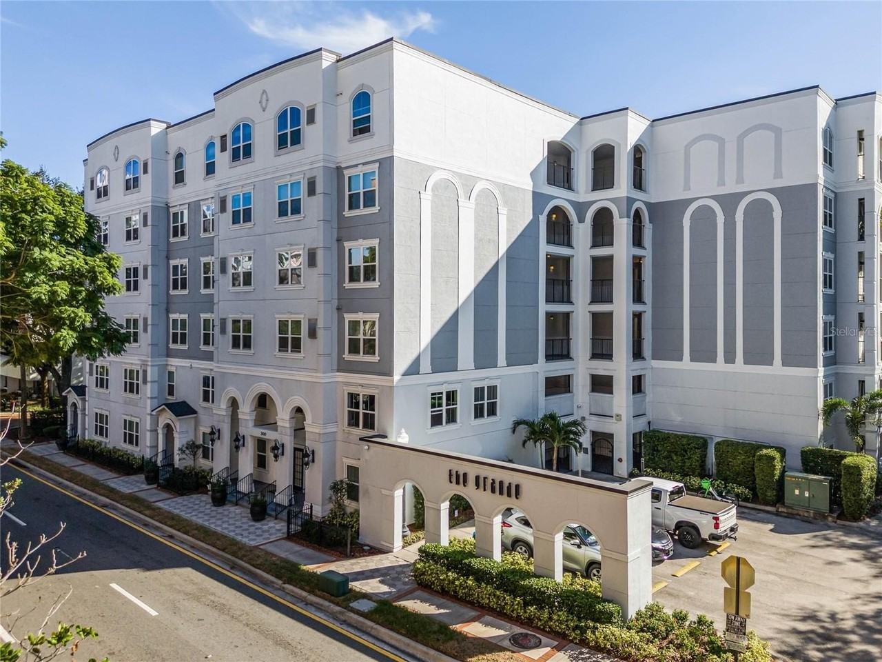 206 E South St #6031 - Photo 2 of 32