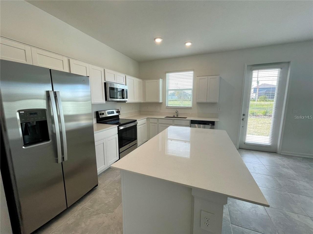 422 Bogey Dr - Photo 6 of 32