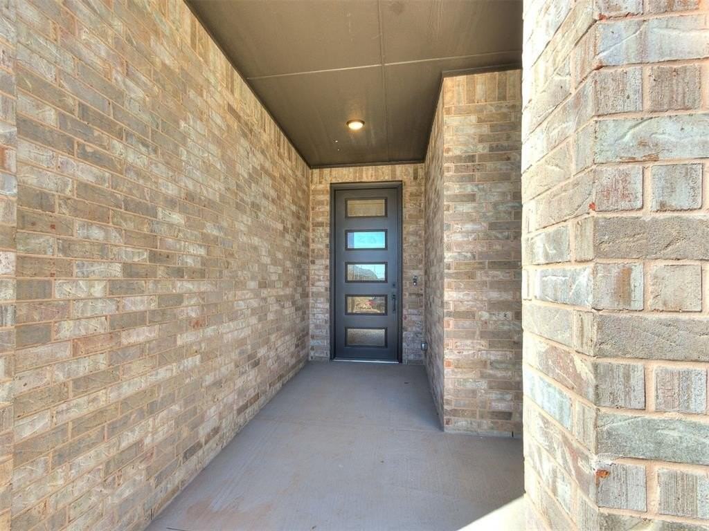 2921 Southwest 132nd Street - Photo 6 of 48