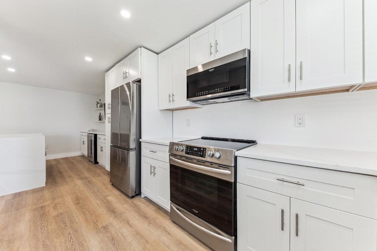 108 Paradise Harbour Blvd #107 - Photo 7 of 12