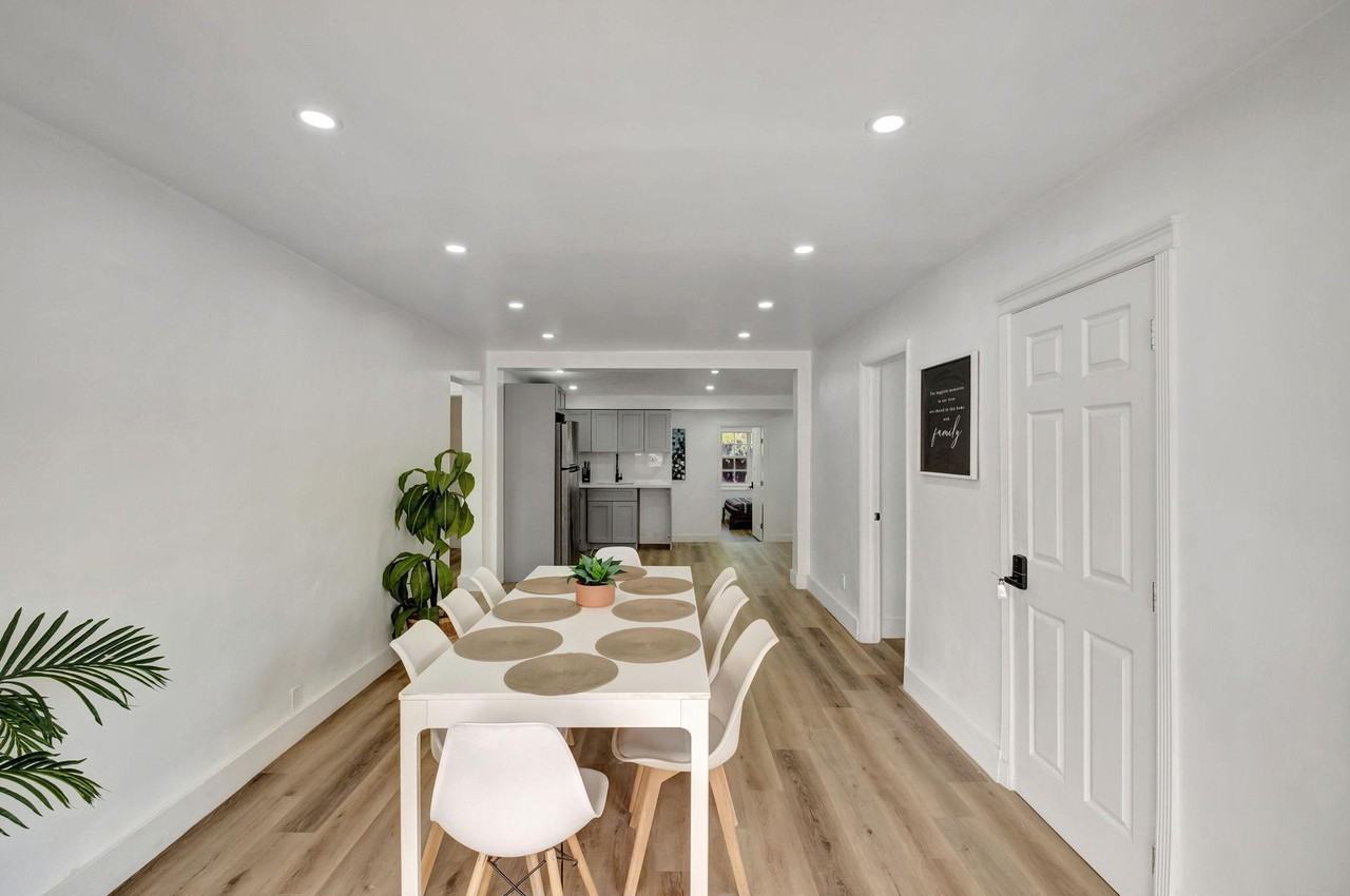 Sw 8th Ct - Photo 3 of 13