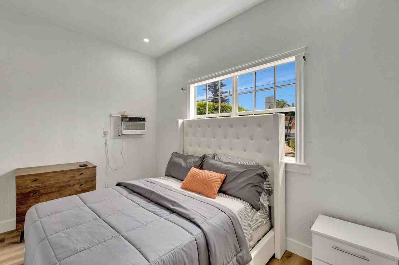 Sw 8th Ct - Photo 5 of 13