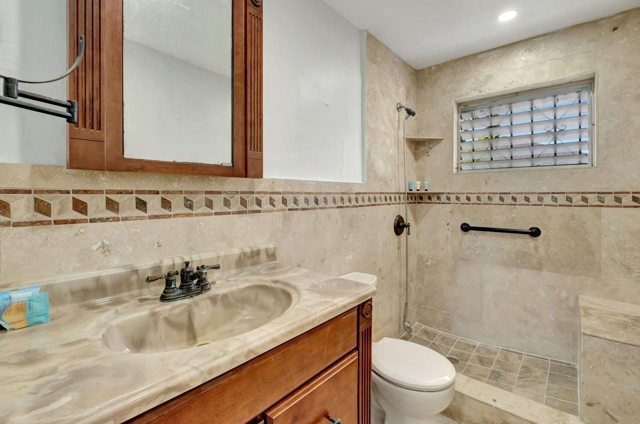 Sw 8th Ct - Photo 6 of 13