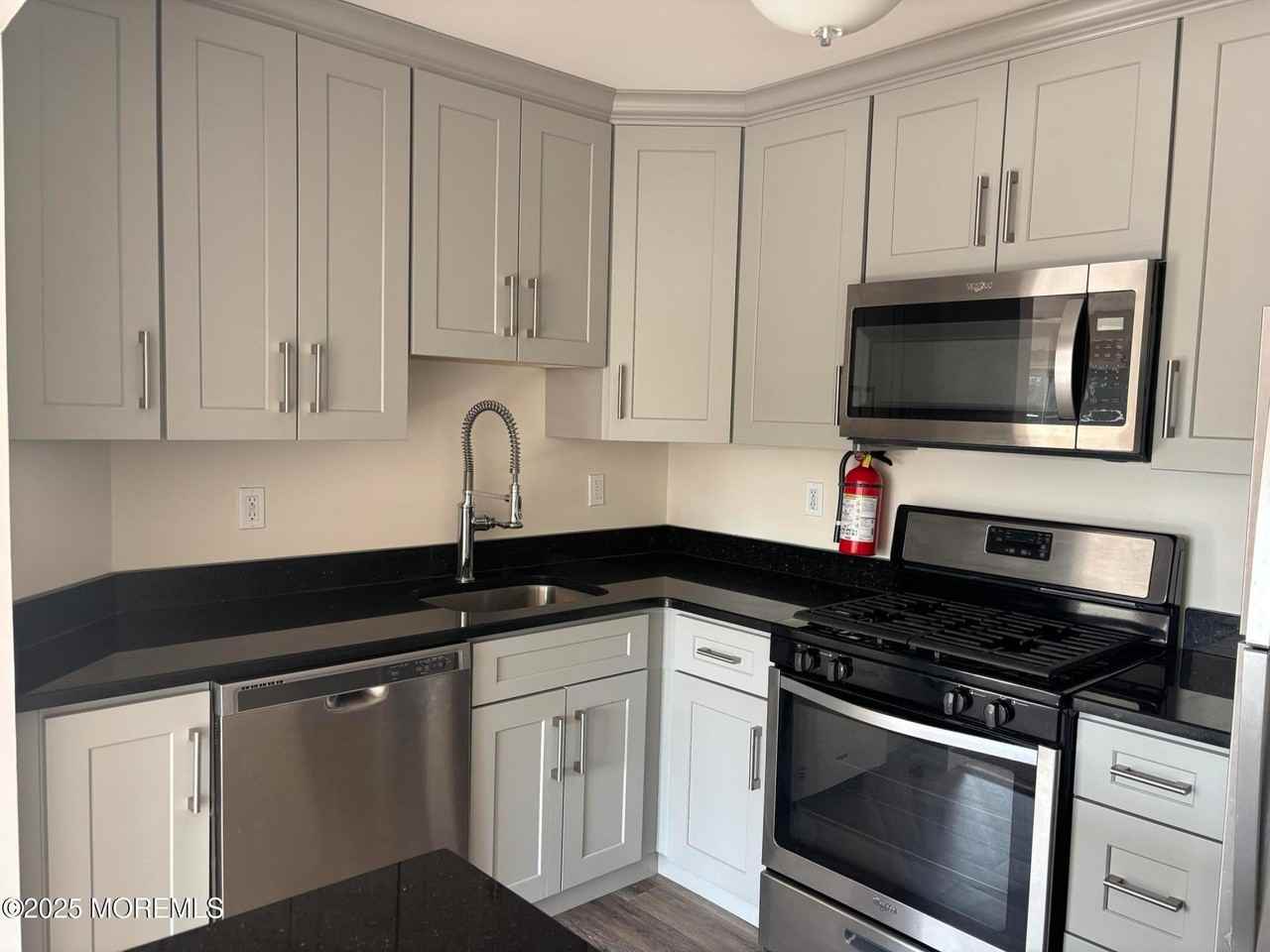 62 Briarwood Ct - Photo 2 of 19