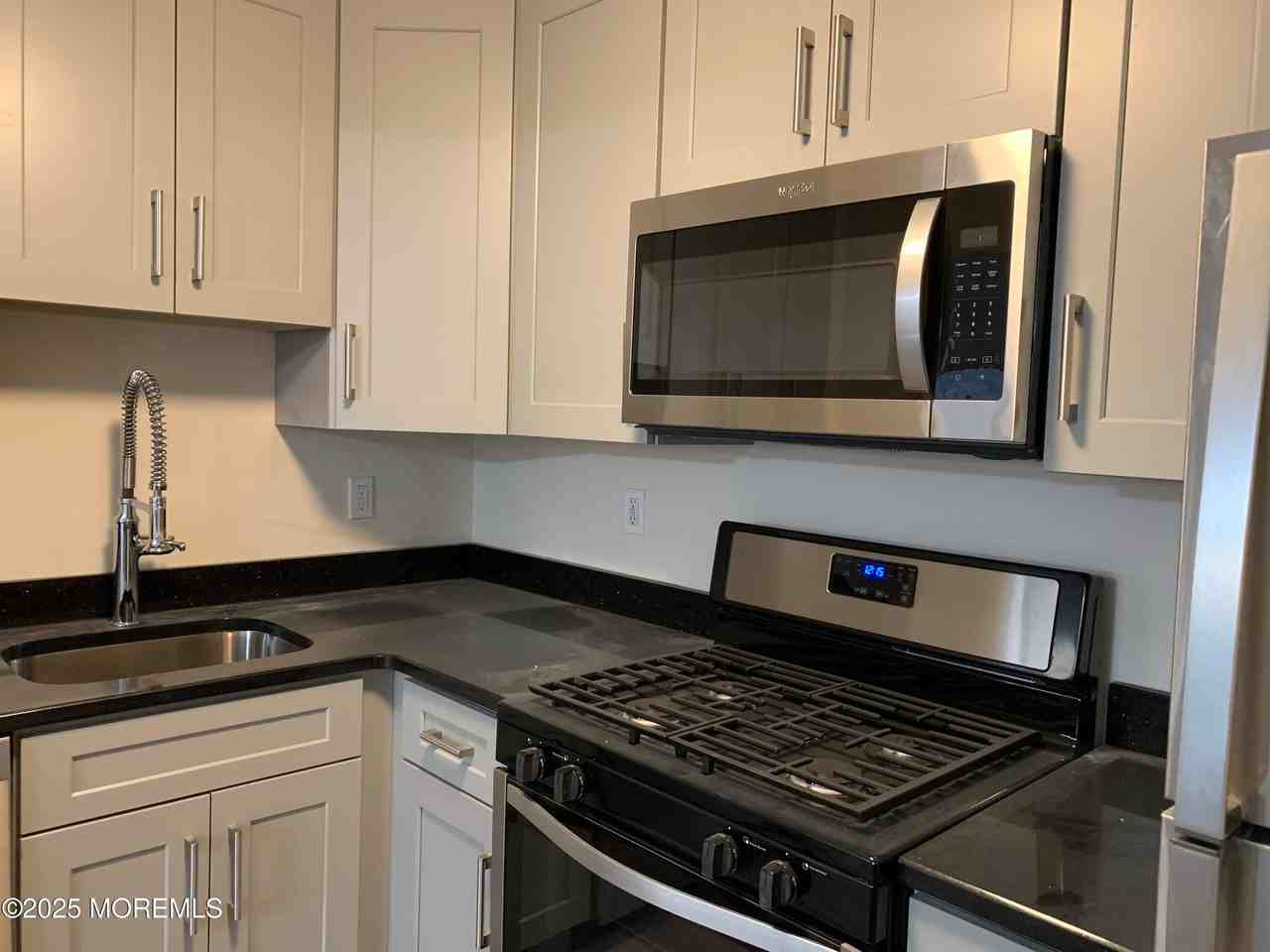 62 Briarwood Ct - Photo 3 of 19