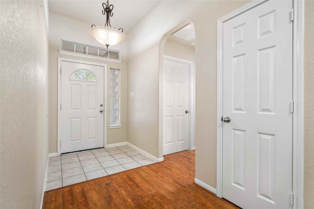 19123 Center Park Dr - Photo 5 of 31