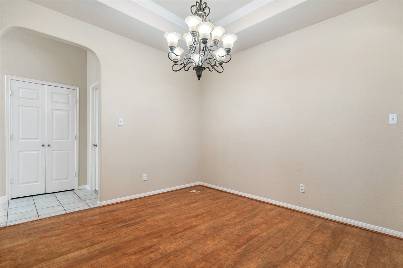 19123 Center Park Dr - Photo 7 of 31